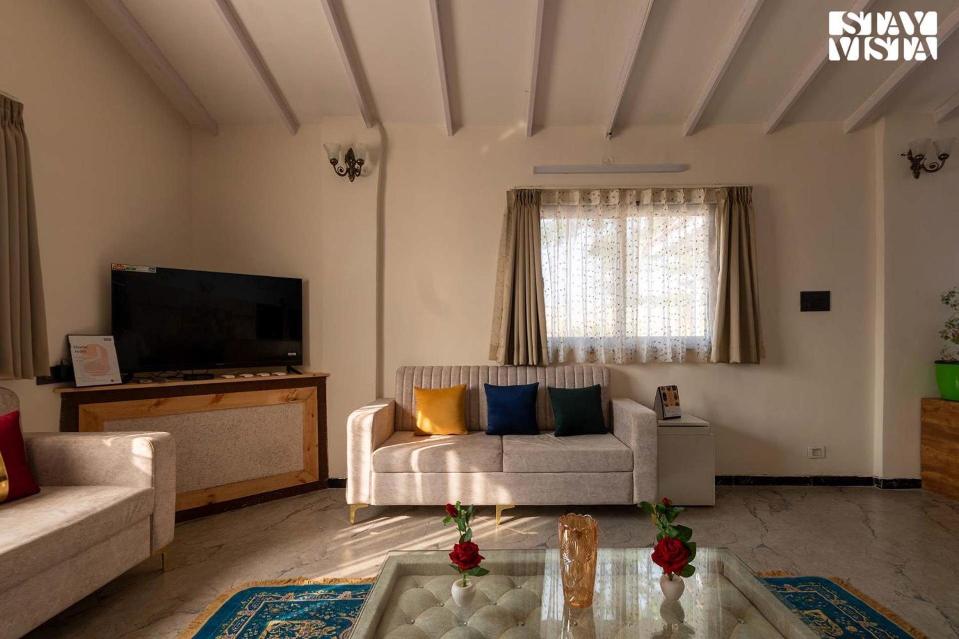 Stayvista'S Harvest Haven - Pool-View Villa With Deck & Machan Near Sula 나식 외부 사진