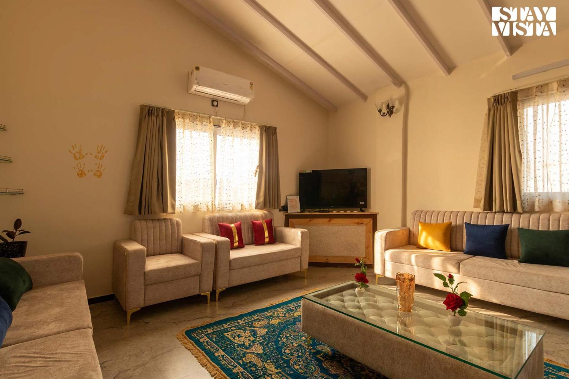 Stayvista'S Harvest Haven - Pool-View Villa With Deck & Machan Near Sula 나식 외부 사진