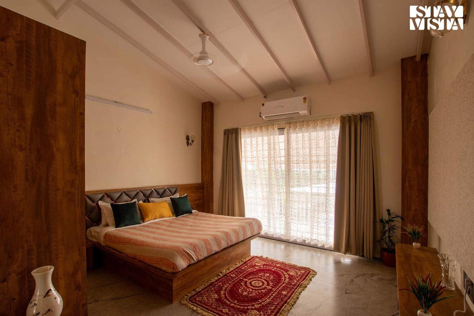 Stayvista'S Harvest Haven - Pool-View Villa With Deck & Machan Near Sula 나식 외부 사진