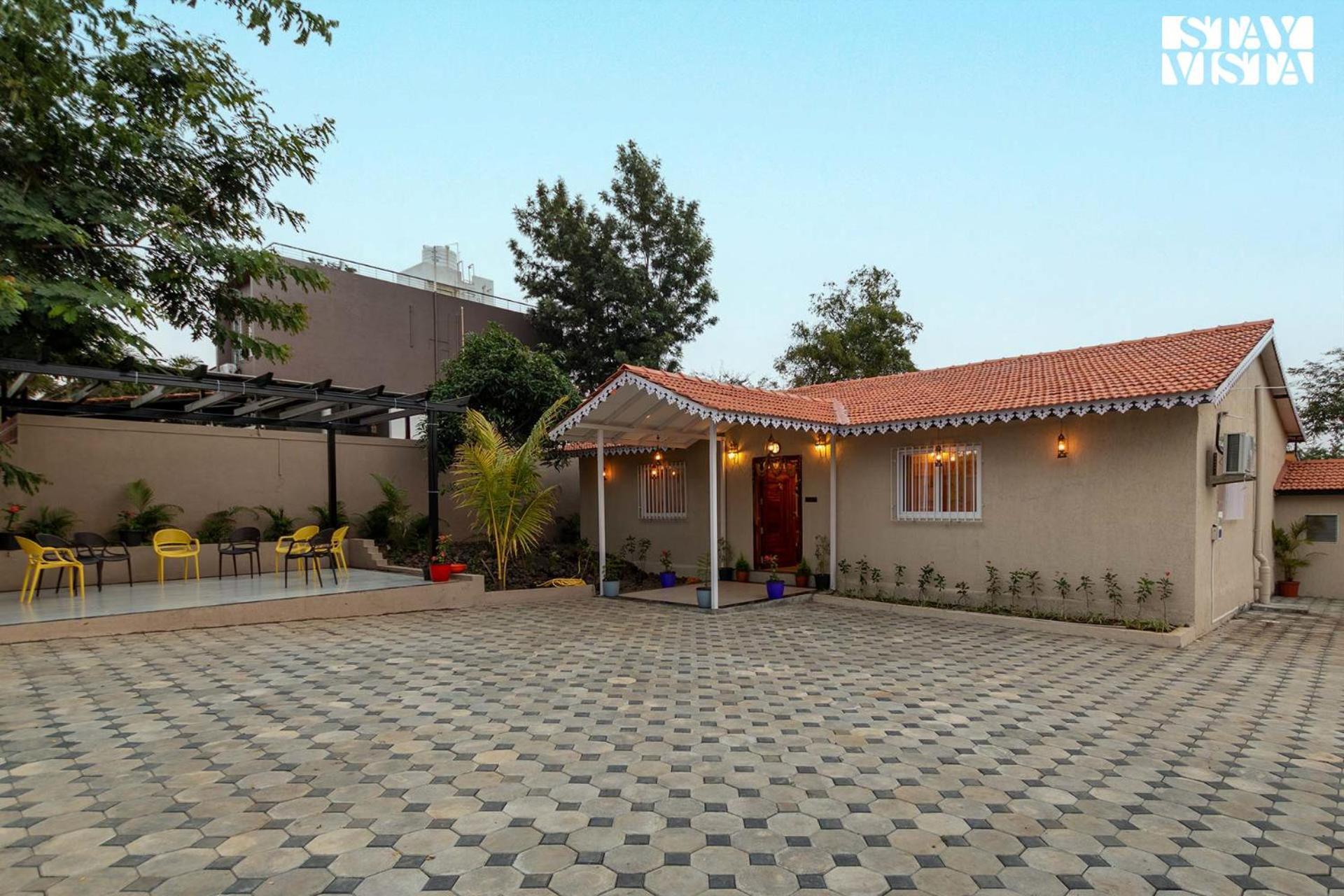 Stayvista'S Harvest Haven - Pool-View Villa With Deck & Machan Near Sula 나식 외부 사진